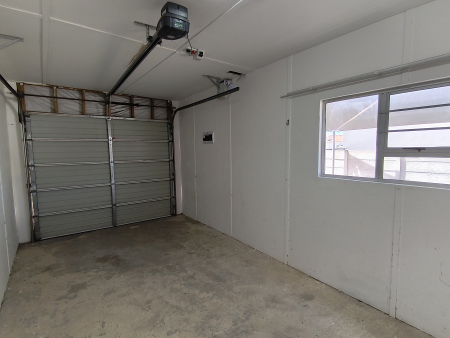 3 Bedroom Property for Sale in Perlemoenbaai Western Cape